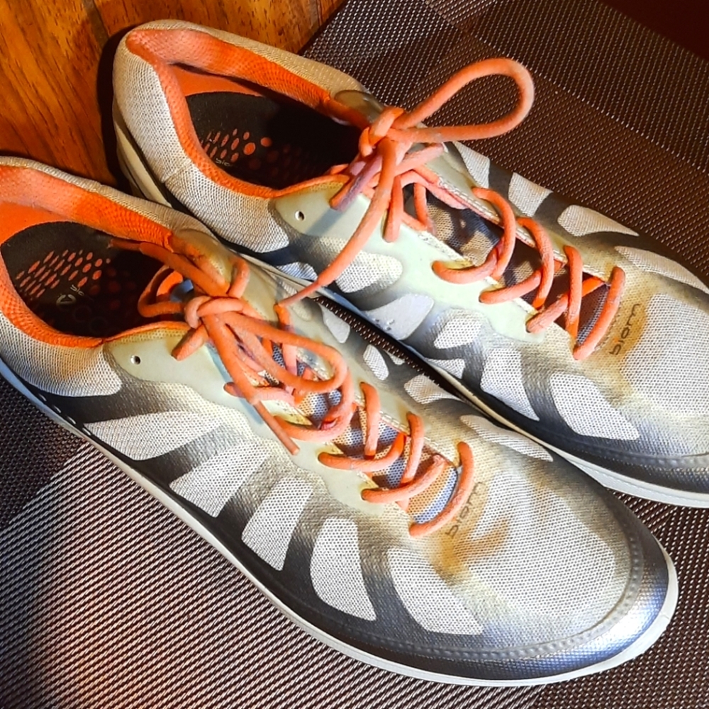 ECCO TENNIS SHOES  SZ 9.5